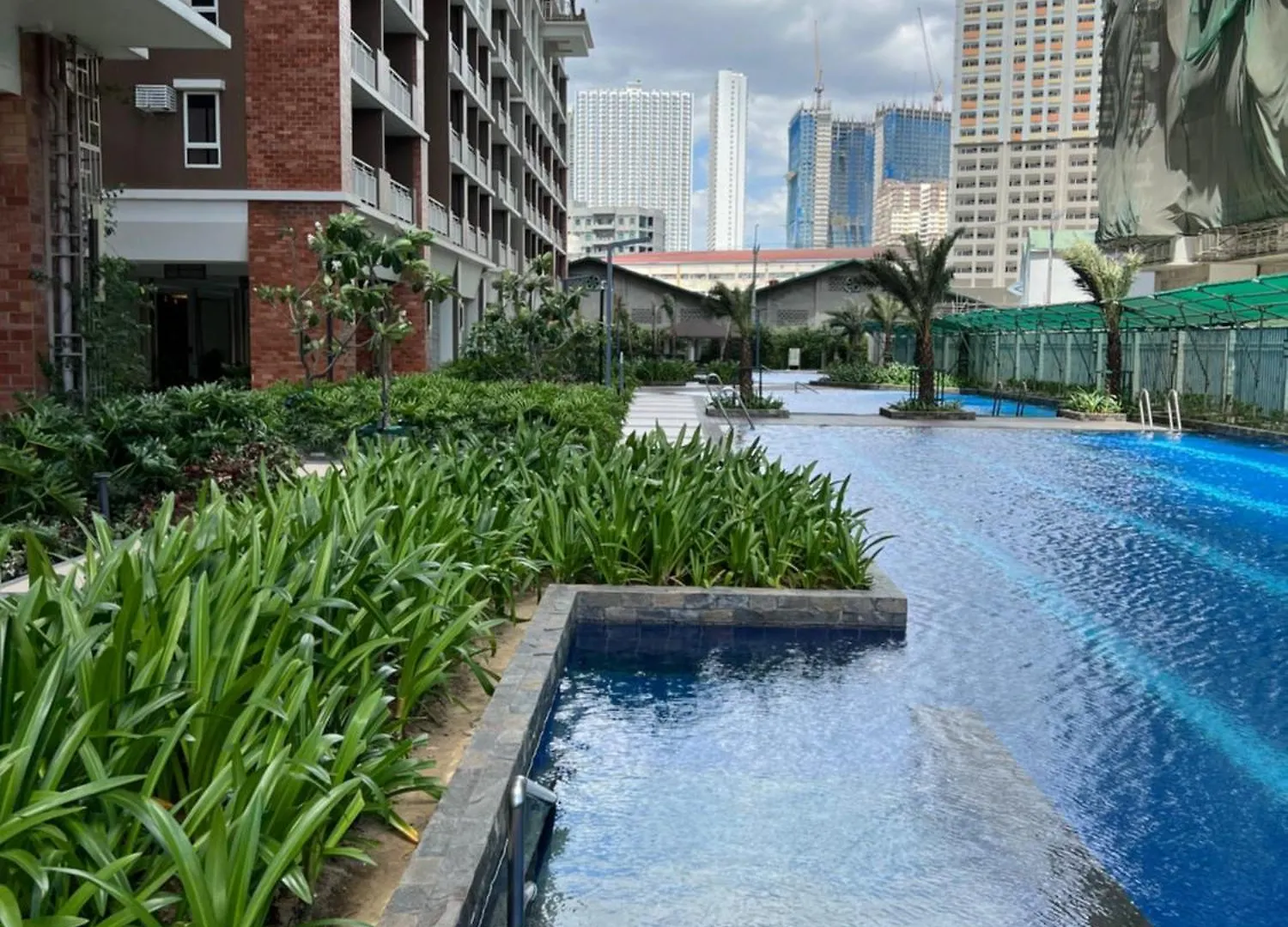 Near Bgc Makati Ortigas 1Br Wi-Fi Netflix Balcony Apartment Manila